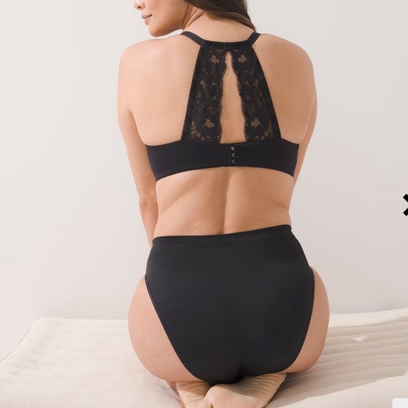 Excellent Condition Soma 36C Embraceable Racerback Light Lining Lace Navy Blue - Picture 1 of 7
